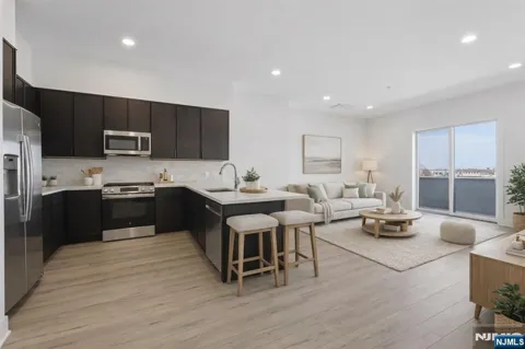 487 Market Street 201