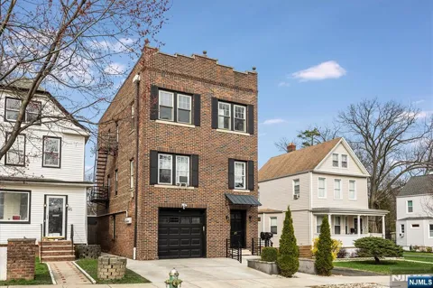 43 Pleasant Way