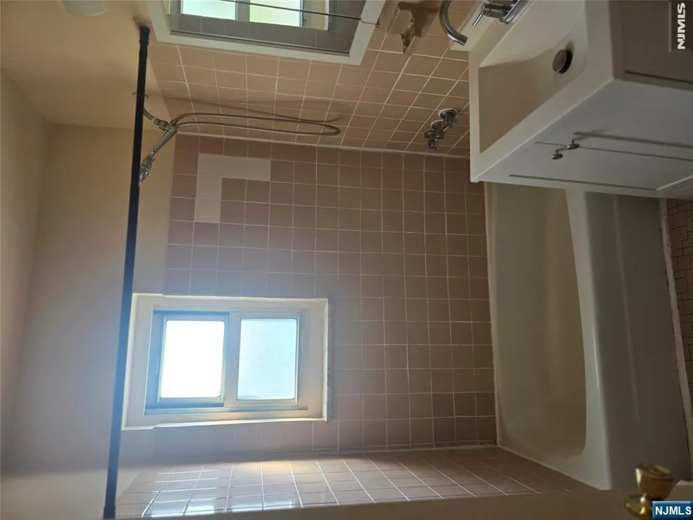 475 Grand Avenue 3B Palisades Park, NJ 07650