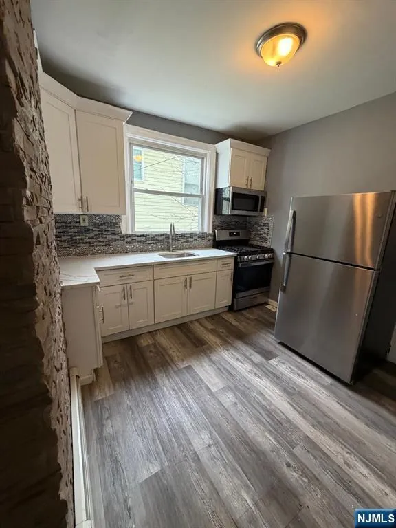 23 9th Avenue East Orange, NJ 07018