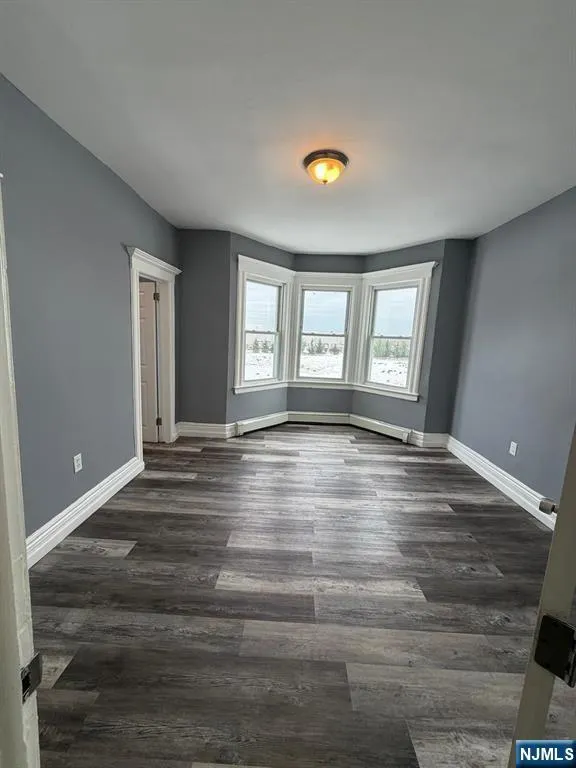 23 9th Avenue East Orange, NJ 07018
