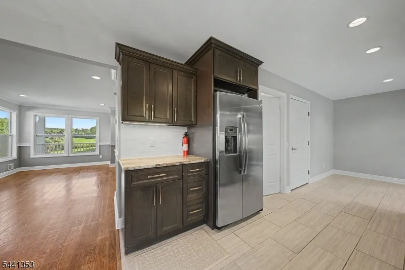 4 Michael Ct Hamburg, NJ 07419
