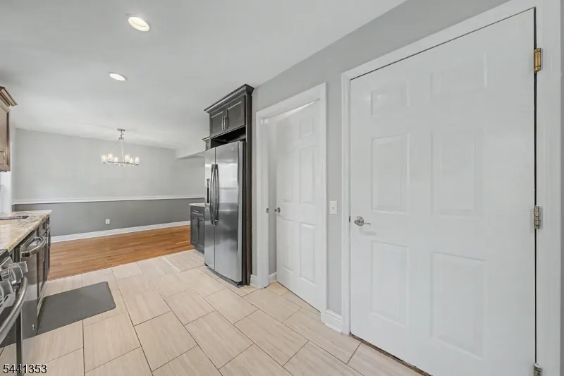 4 Michael Ct Hamburg, NJ 07419