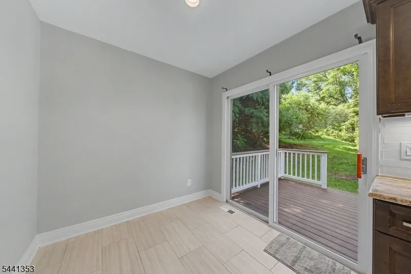 4 Michael Ct Hamburg, NJ 07419
