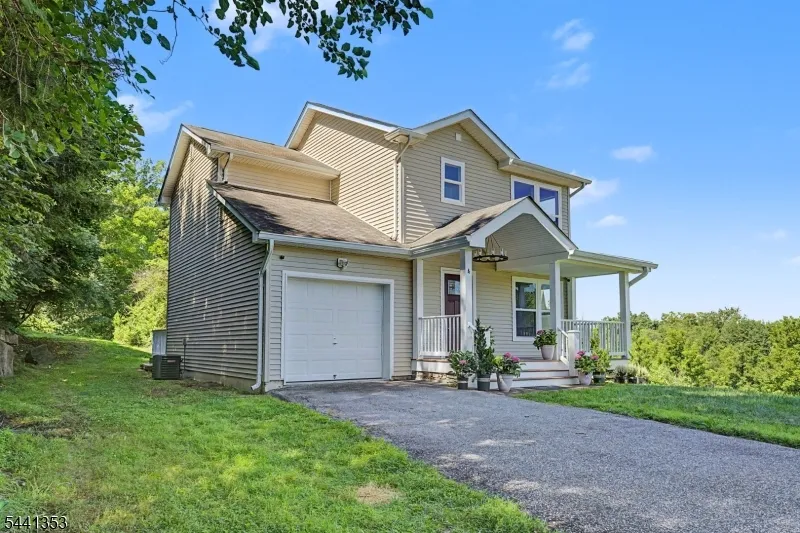 4 Michael Ct Hamburg, NJ 07419