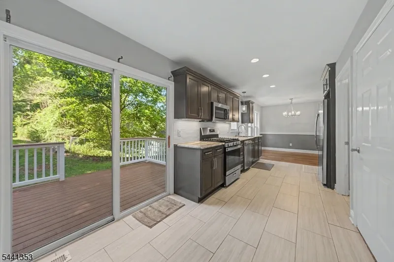 4 Michael Ct Hamburg, NJ 07419