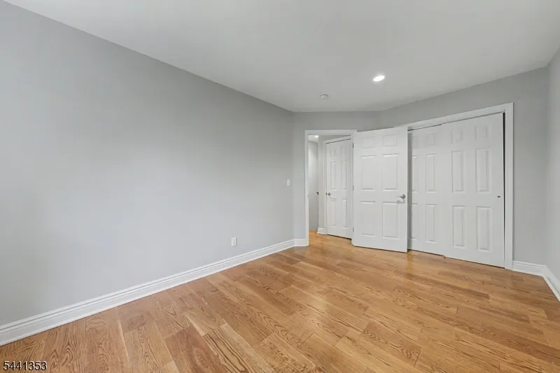 4 Michael Ct Hamburg, NJ 07419