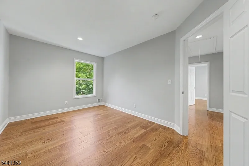 4 Michael Ct Hamburg, NJ 07419