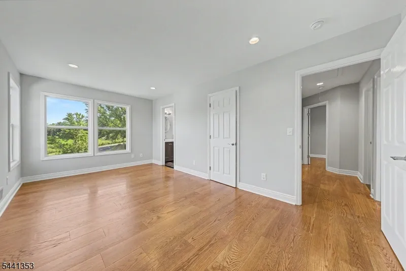 4 Michael Ct Hamburg, NJ 07419