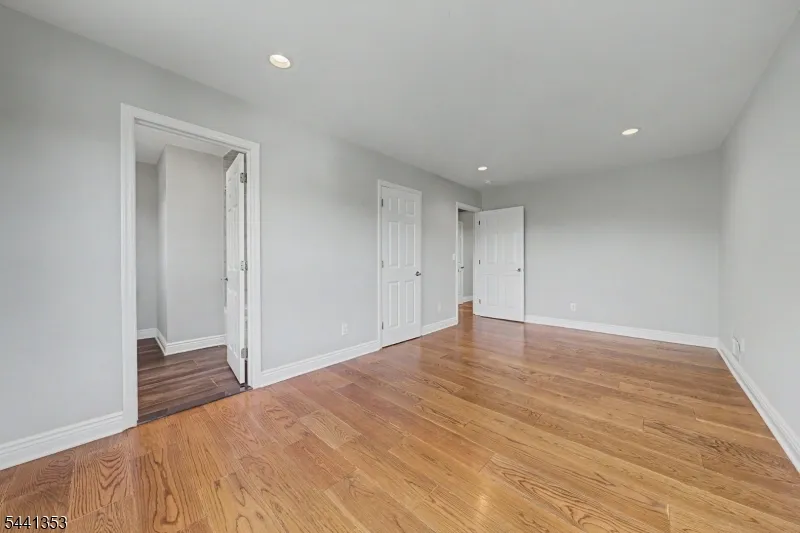 4 Michael Ct Hamburg, NJ 07419