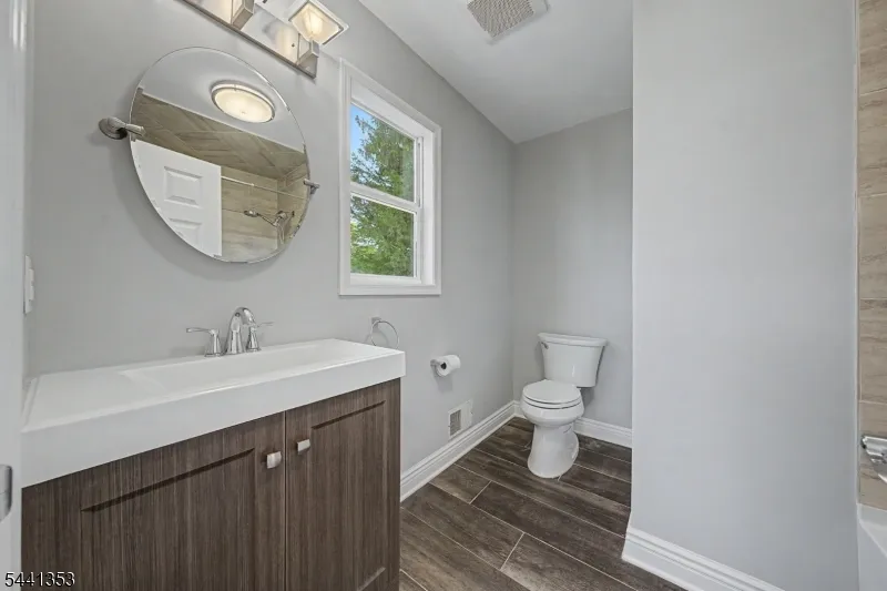 4 Michael Ct Hamburg, NJ 07419