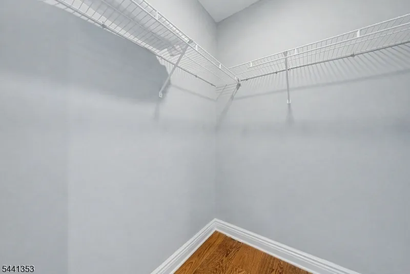 4 Michael Ct Hamburg, NJ 07419