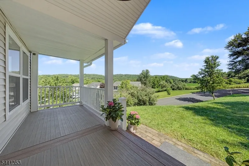 4 Michael Ct Hamburg, NJ 07419
