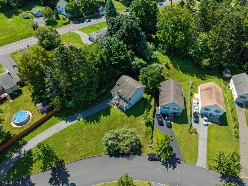 4 Michael Ct Hamburg, NJ 07419