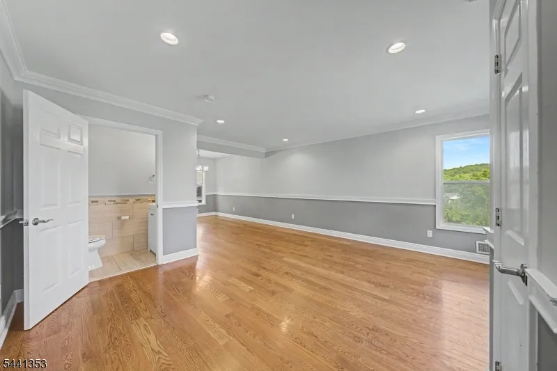 4 Michael Ct Hamburg, NJ 07419