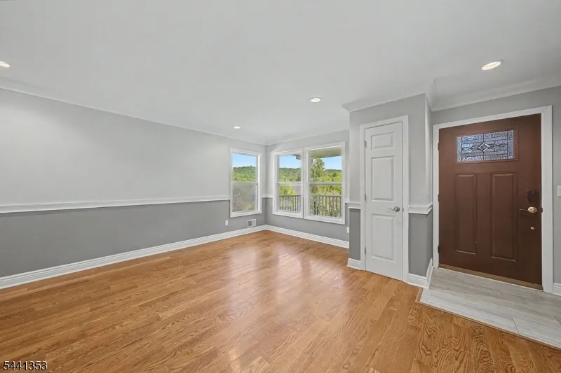 4 Michael Ct Hamburg, NJ 07419