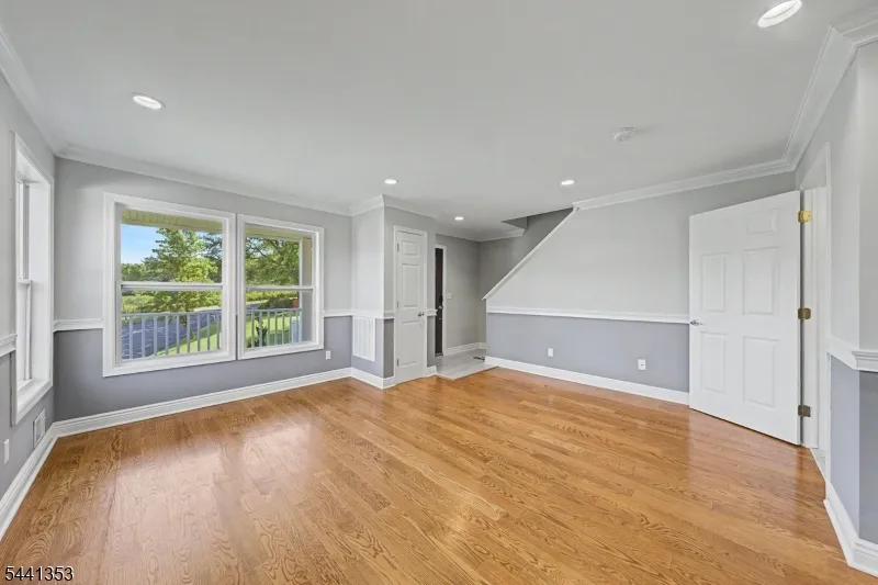 4 Michael Ct Hamburg, NJ 07419
