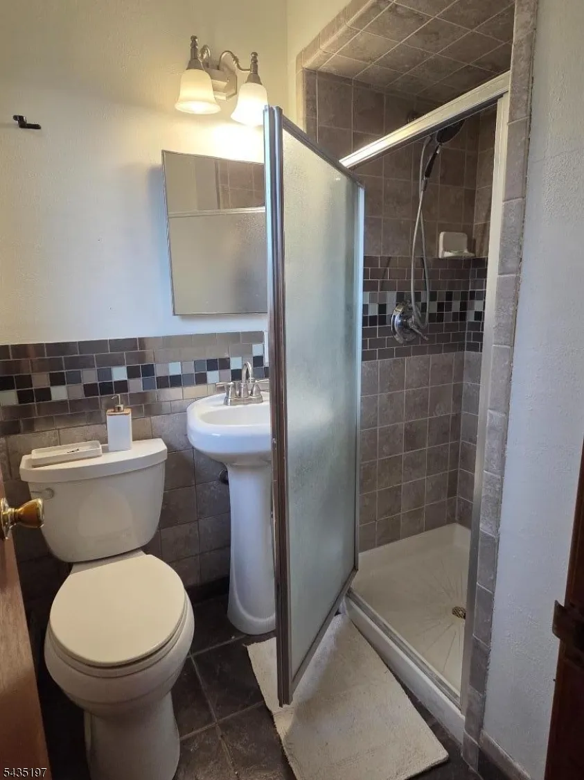 508 Lincoln St #2 Unit 2 Carlstadt, NJ 07072