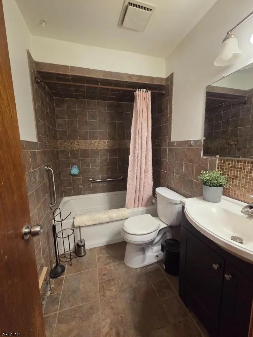 508 Lincoln St #2 Unit 2 Carlstadt, NJ 07072
