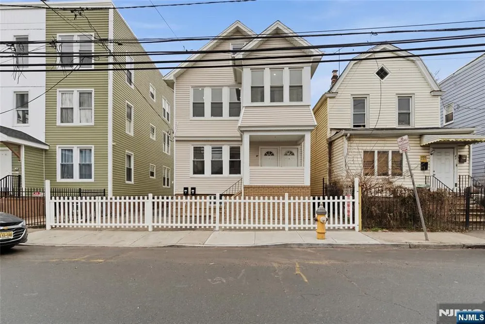 67 Brookdale Avenue Newark, NJ 07106