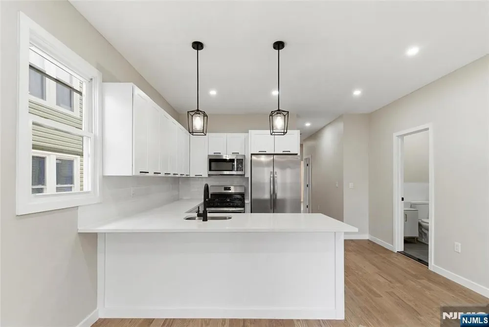 67 Brookdale Avenue Newark, NJ 07106