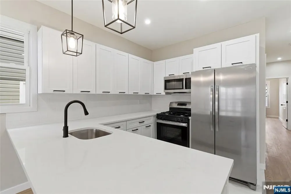 67 Brookdale Avenue Newark, NJ 07106