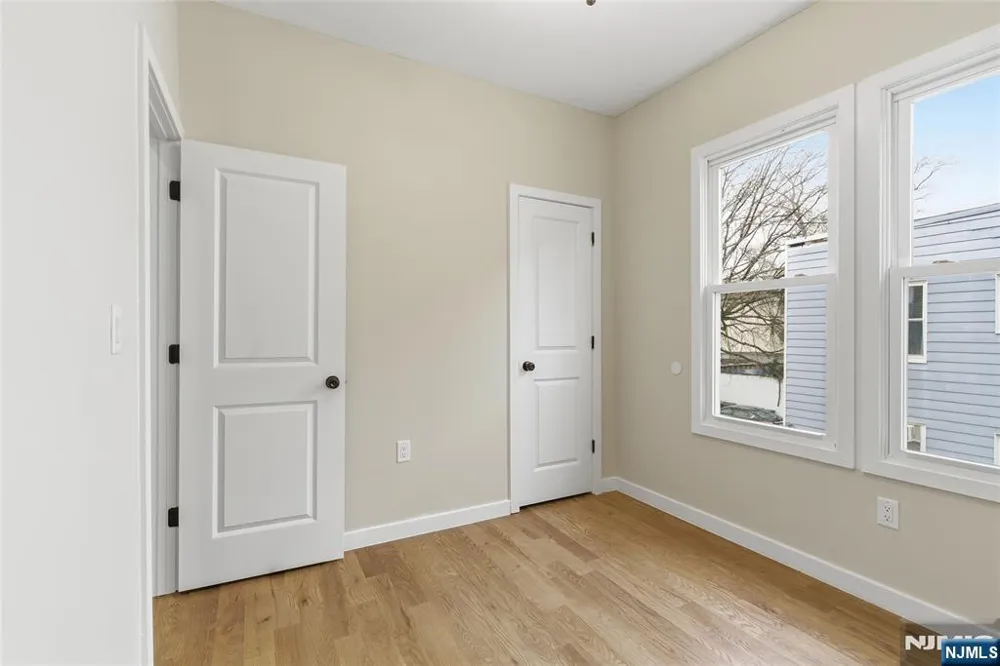 67 Brookdale Avenue Newark, NJ 07106