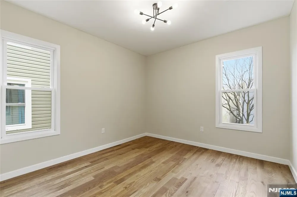 67 Brookdale Avenue Newark, NJ 07106