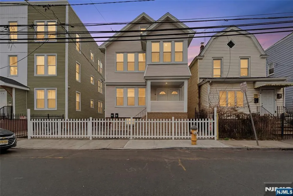 67 Brookdale Avenue Newark, NJ 07106