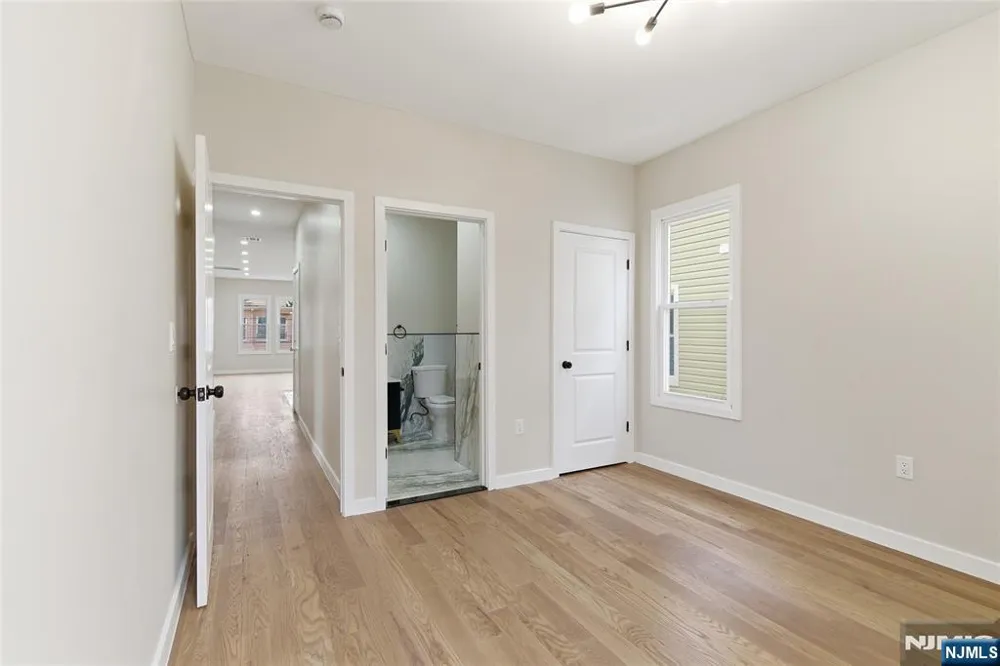 67 Brookdale Avenue Newark, NJ 07106