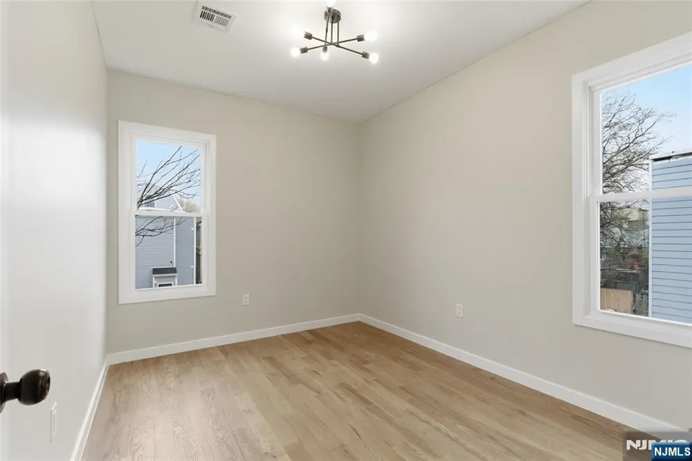 67 Brookdale Avenue Newark, NJ 07106