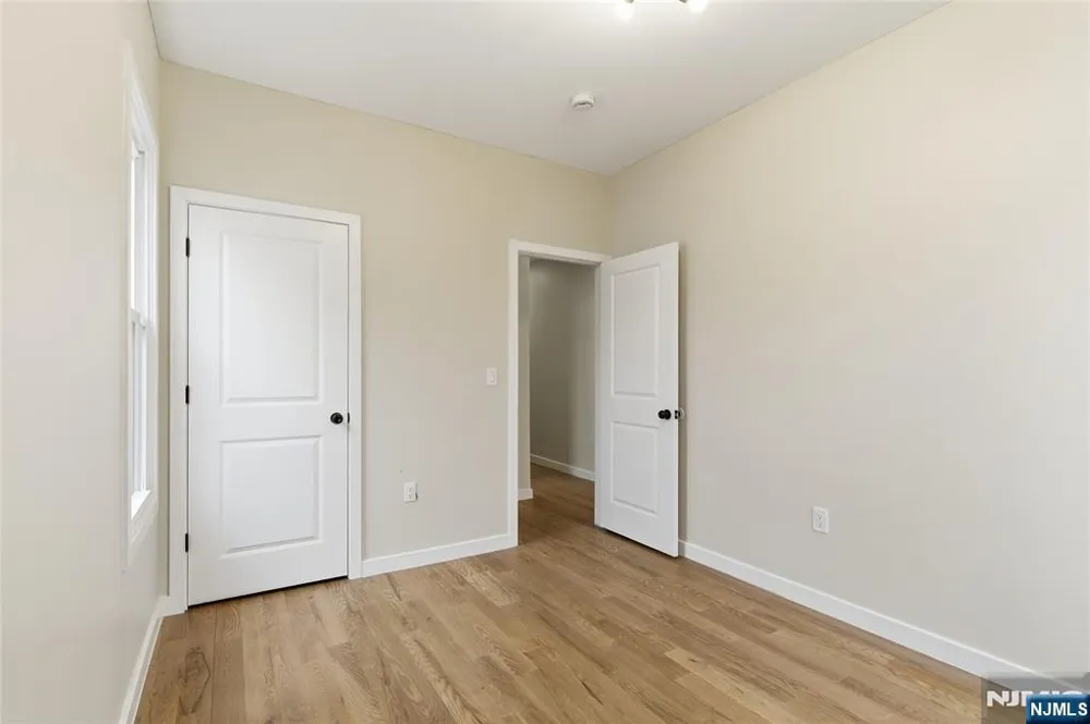 67 Brookdale Avenue Newark, NJ 07106