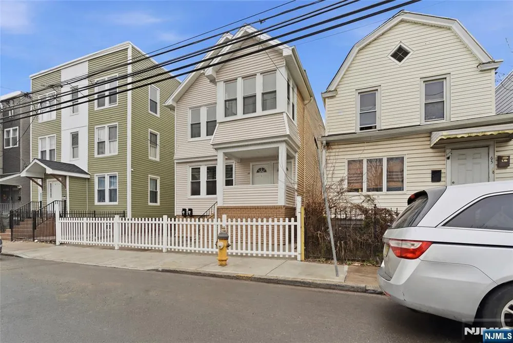 67 Brookdale Avenue Newark, NJ 07106