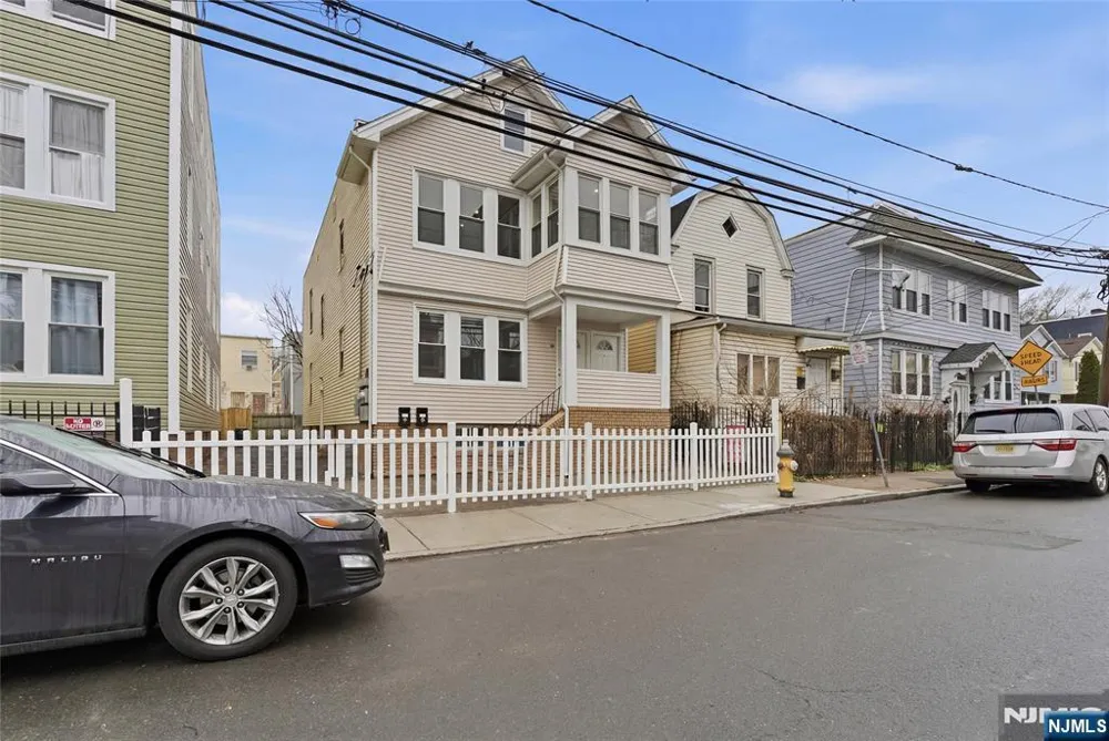 67 Brookdale Avenue Newark, NJ 07106
