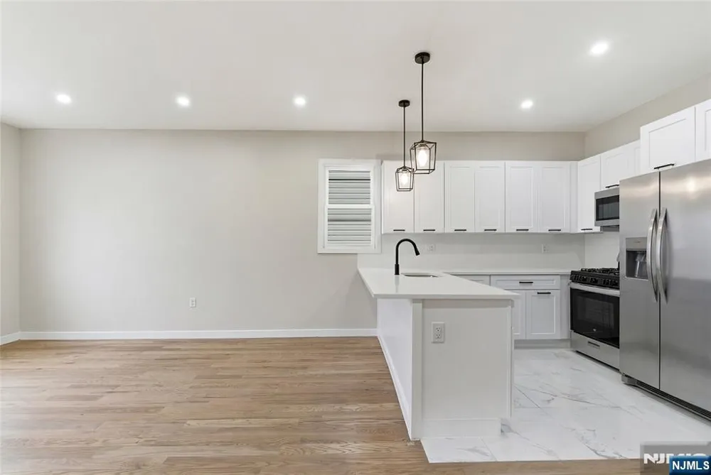 67 Brookdale Avenue Newark, NJ 07106