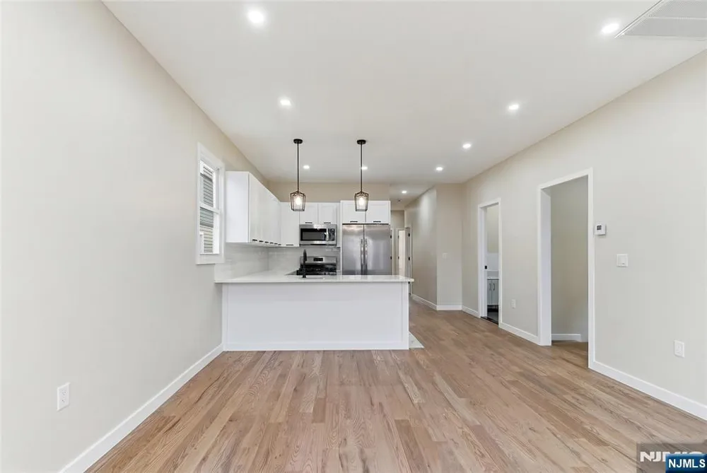 67 Brookdale Avenue Newark, NJ 07106