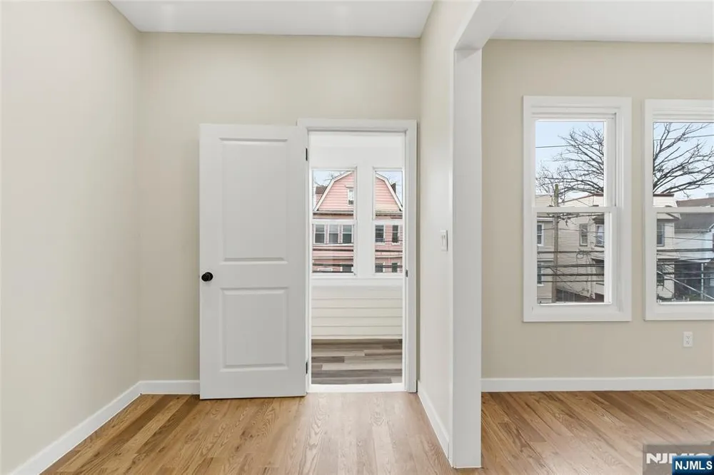 67 Brookdale Avenue Newark, NJ 07106
