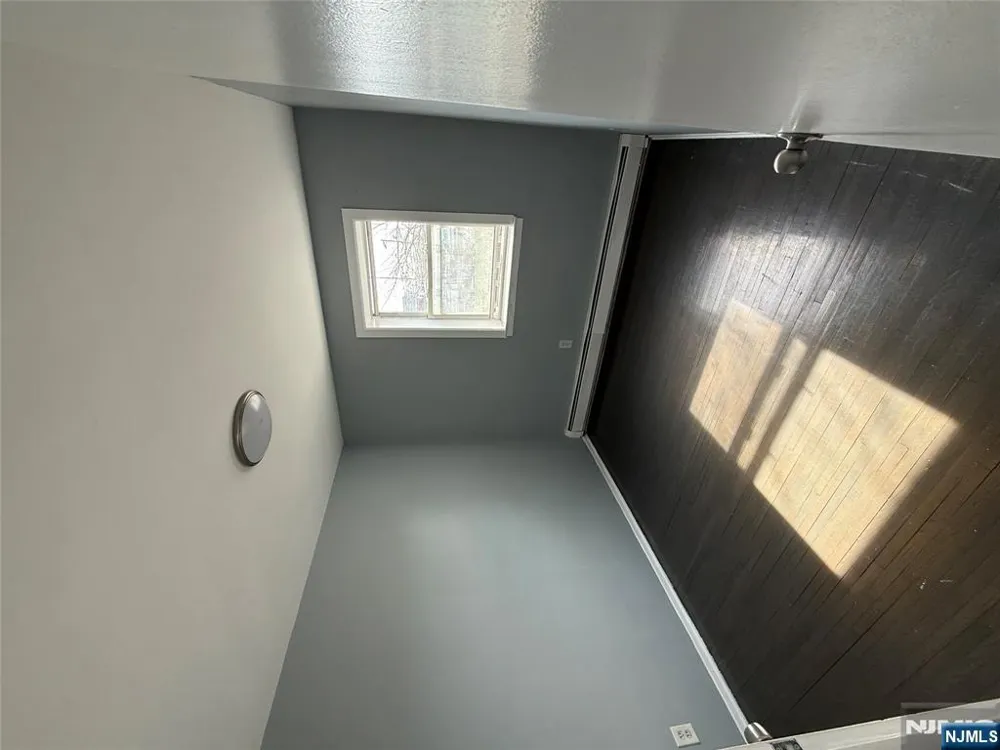 1425 E Saint George Avenue 4B Roselle, NJ 07203