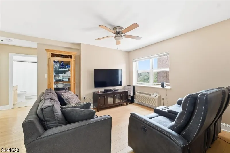 70 S Munn Ave #408 Unit 408 East Orange City, NJ 07018