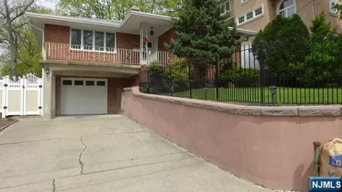 469 Westview Avenue
