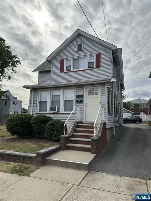 289 Livingston Avenue 1st Fl