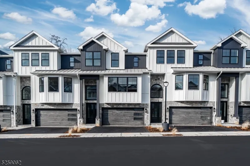 147 central #14 Unit 14 Old Tappan, NJ 07675