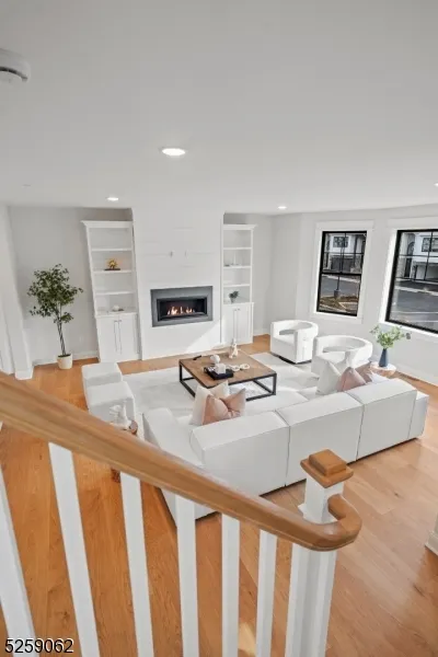 147 central #14 Unit 14 Old Tappan, NJ 07675