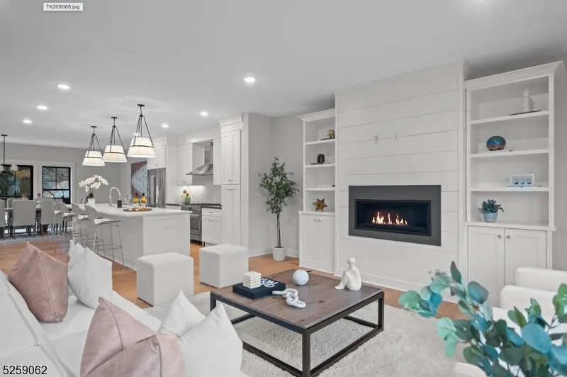 147 central #14 Unit 14 Old Tappan, NJ 07675