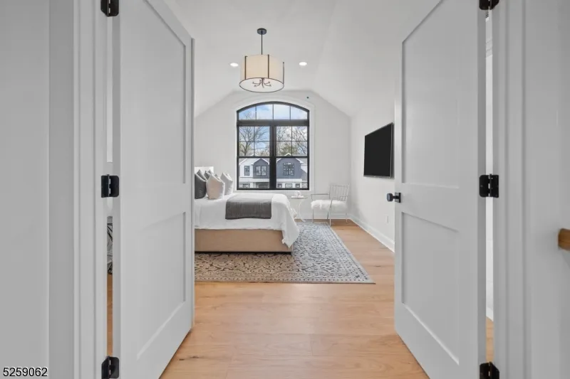 147 central #14 Unit 14 Old Tappan, NJ 07675
