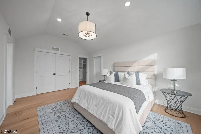 147 central #14 Unit 14 Old Tappan, NJ 07675