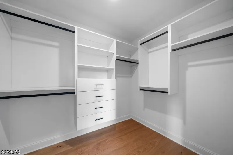 147 central #14 Unit 14 Old Tappan, NJ 07675