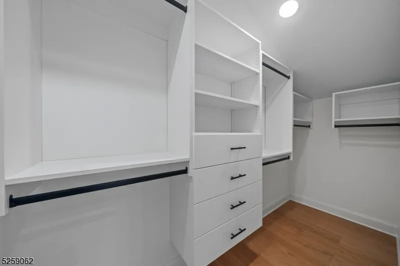 147 central #14 Unit 14 Old Tappan, NJ 07675