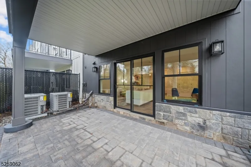 147 central #14 Unit 14 Old Tappan, NJ 07675