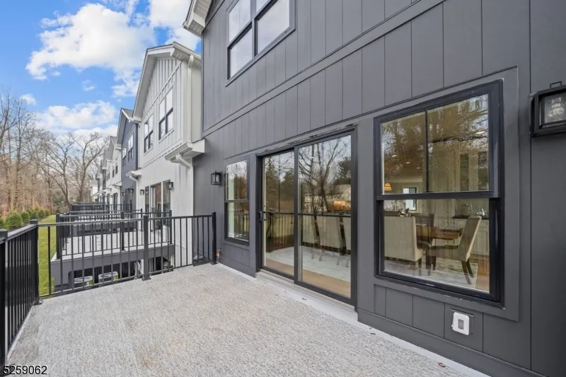 147 central #14 Unit 14 Old Tappan, NJ 07675